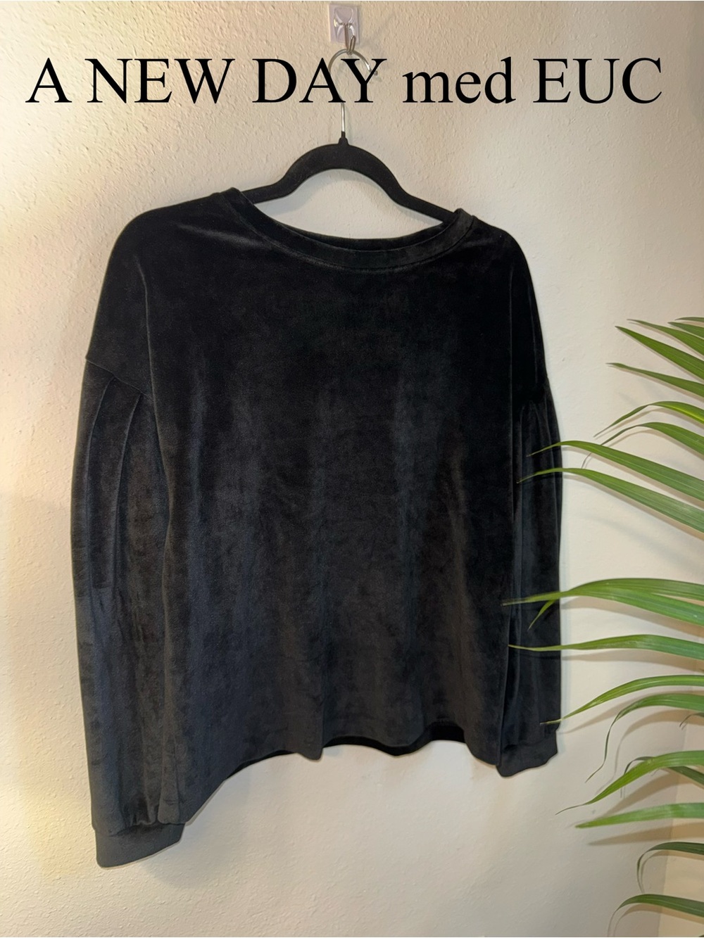 a new day Black Velvet Long-Sleeve Sweatshirt